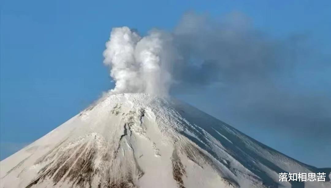 日本富士山噴發最新動態，影響及應對策略揭秘