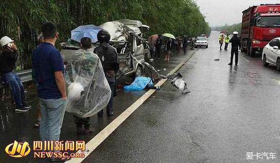 瀘州車禍最新報道，事故現場及救援情況揭秘